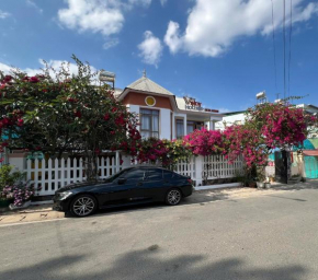 Vindy House